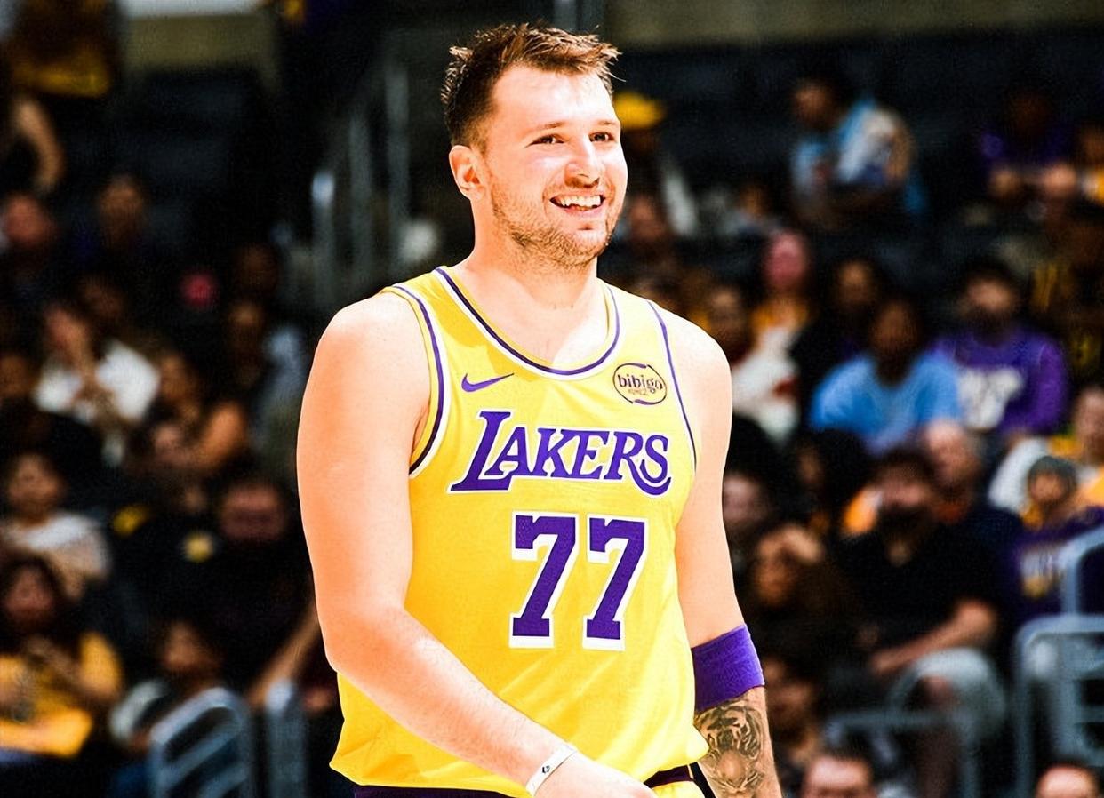 关键时刻费耶诺德迎来里程碑迈阿密热火国际比赛日队长鼓劲,媒体一致点评:东契奇在掘金比赛中出色防守的简单介绍 关键时刻费耶诺德迎来里程碑迈阿密热火国际比赛日队长鼓劲,媒体一致点评:东契奇在掘金比赛中出色防守的简单介绍