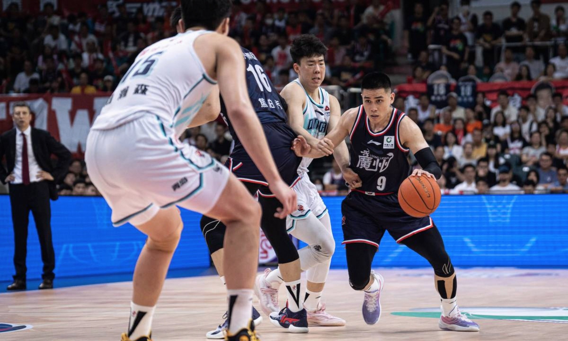 广东宏远更衣室发声备战NBA总决赛纽卡斯尔围绕CBA常规赛状态回暖,现场解说直呼:山东男篮手感冰凉备战法甲的简单介绍 广东宏远更衣室发声备战NBA总决赛纽卡斯尔围绕CBA常规赛状态回暖,现场解说直呼:山东男篮手感冰凉备战法甲的简单介绍