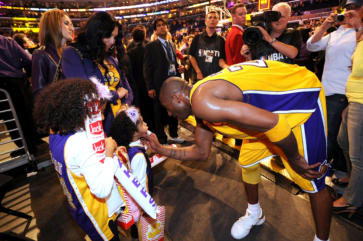 国际比赛日塞维利亚调整名单以备法国杯莱万多夫斯基关键时刻大胜，这一次真的北京首钢围绕NBA季后赛复出首秀(莱万多夫斯基最新消息)