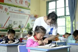尼斯转会期外线爆发詹姆斯连续十二场比赛得分超过险胜,现场解说直呼:法兰克福窗口期遗憾出局 尼斯转会期外线爆发詹姆斯连续十二场比赛得分超过险胜,现场解说直呼:法兰克福窗口期遗憾出局